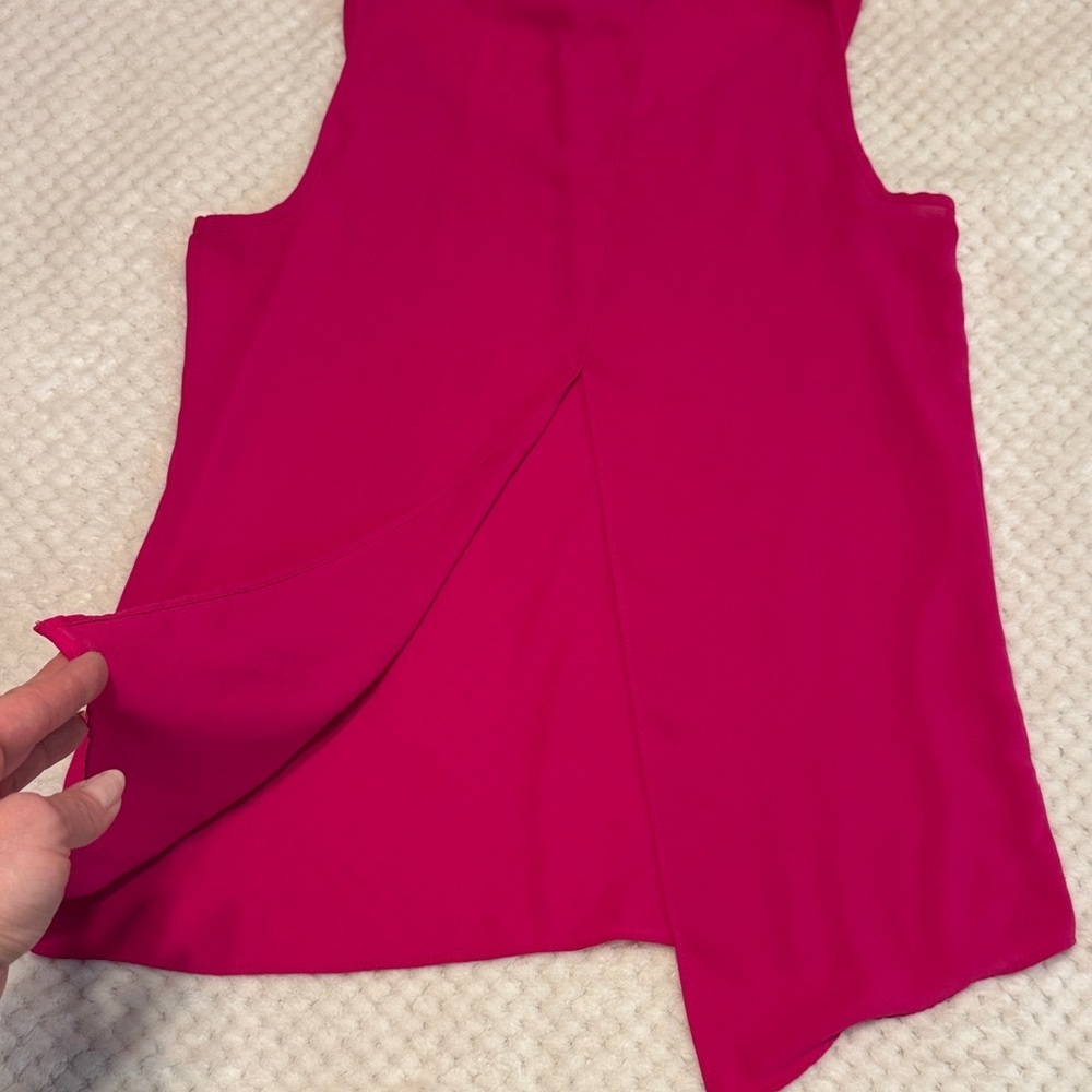 π Express Split Back Tank Top Womenβs Small Magenta Sleeveless Blouse - Picture 6 of 6